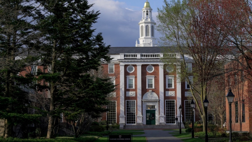 Mỹ sẽ hạn chế thị thực đối với sinh viên nước ngoài của Đại học Harvard